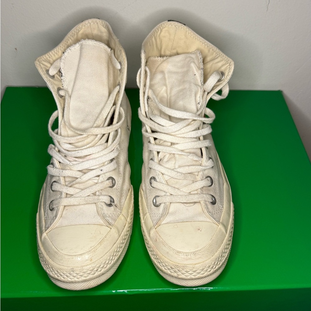 Comme des Garçon Play White High-Top Sneakers wit Red Heart sold as is size 9US - Picture 4 of 6